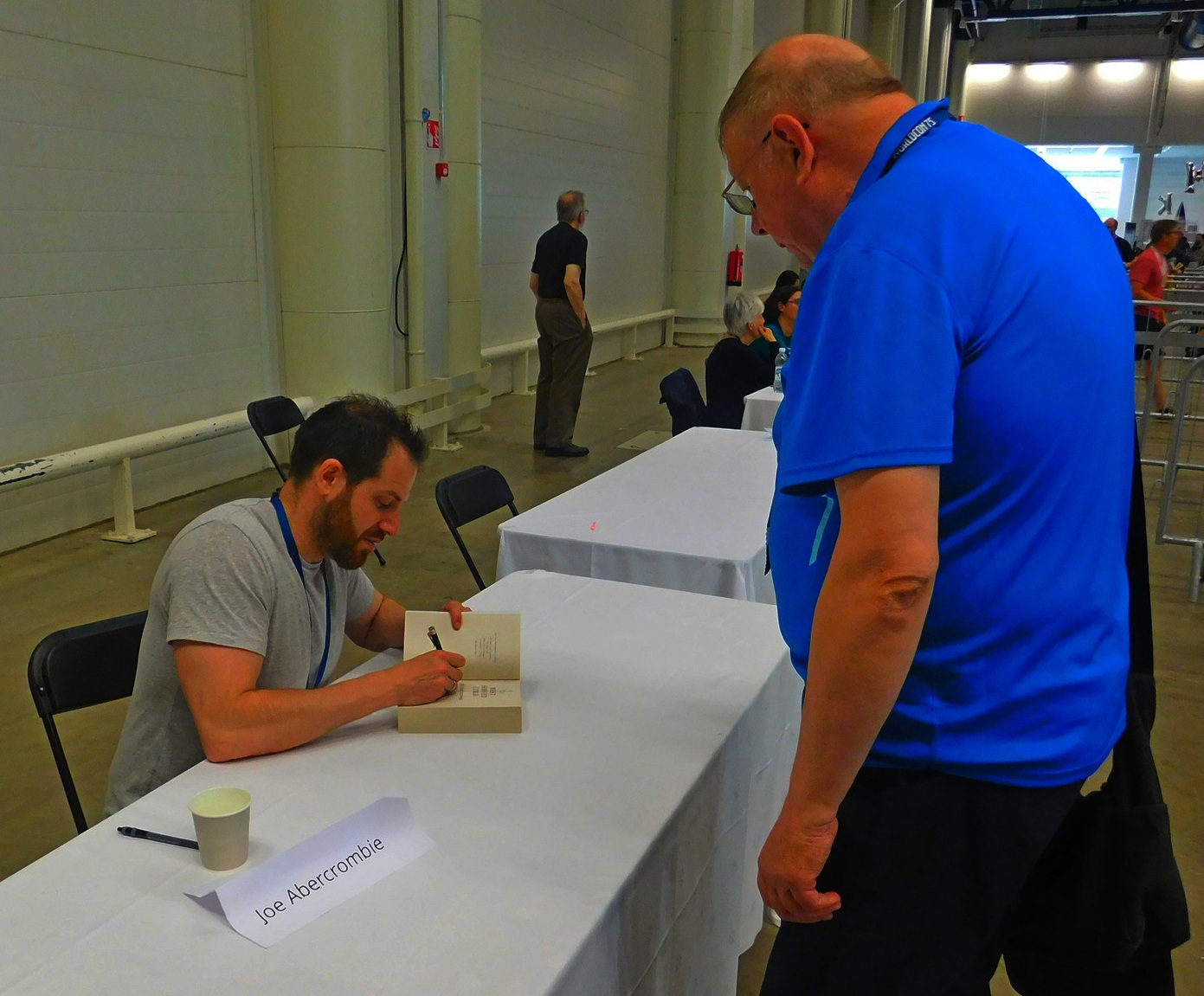 Džo Aberkrombijs. Pats asmens