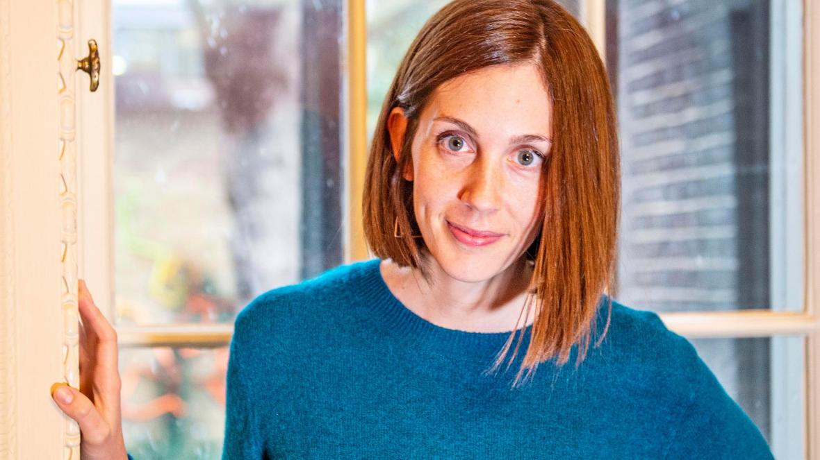 Liza Mura. Sārtā upe