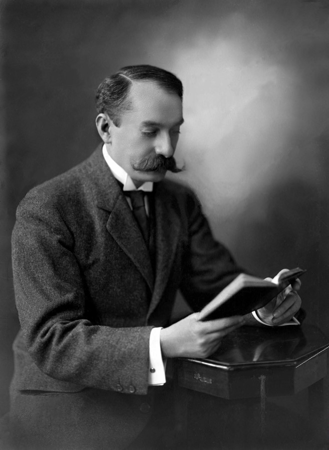 Moriss Renārs. Zilie draudi