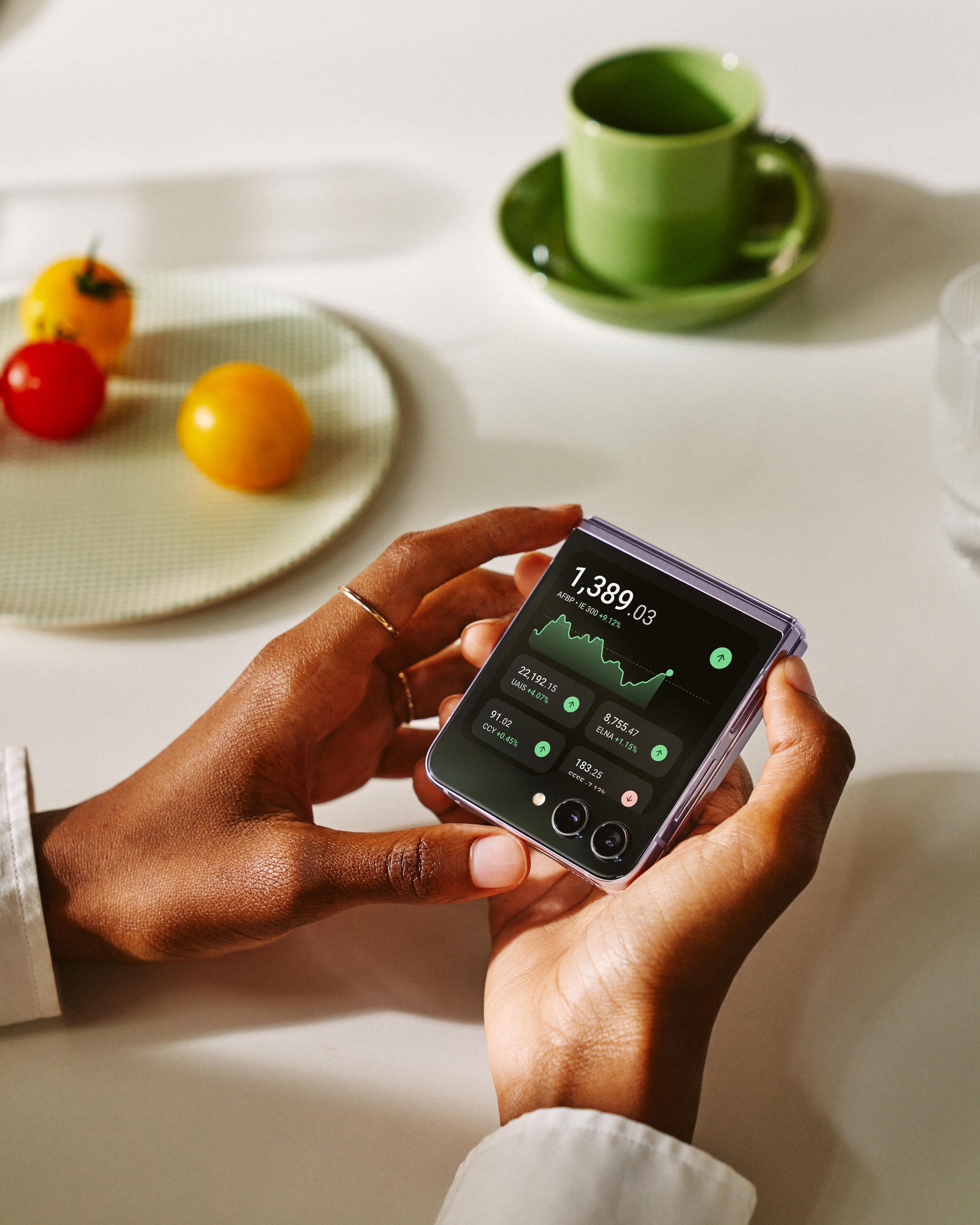 “Samsung” prezentē “Galaxy Flip5” un “Galaxy Fold5” salokāmos viedtālruņus