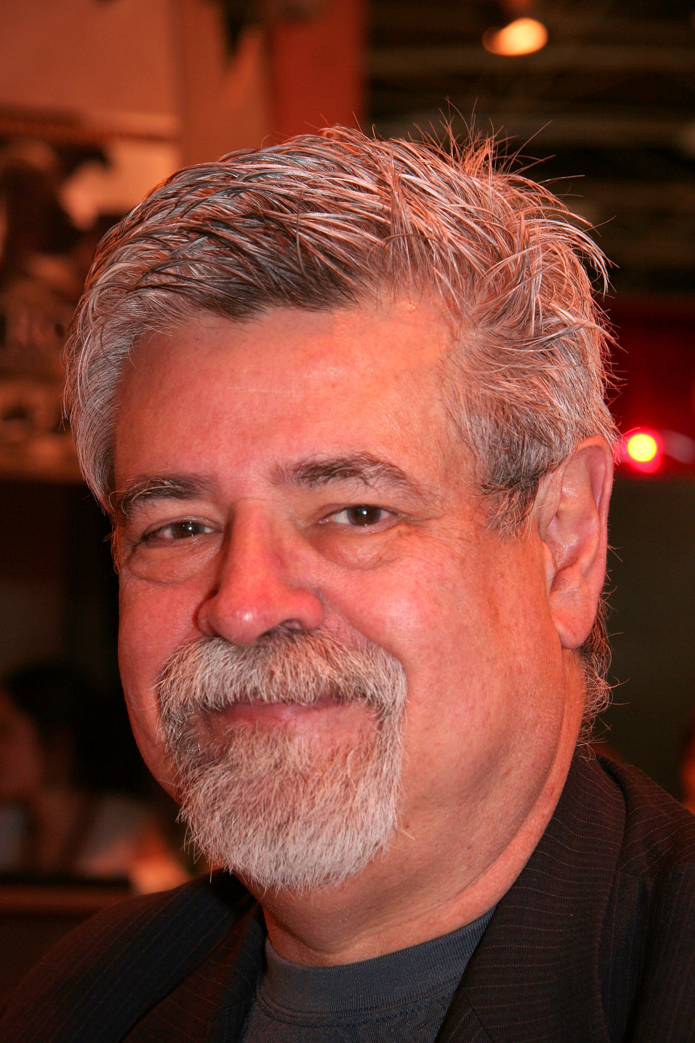 Raimonds Feists un līdzautori.