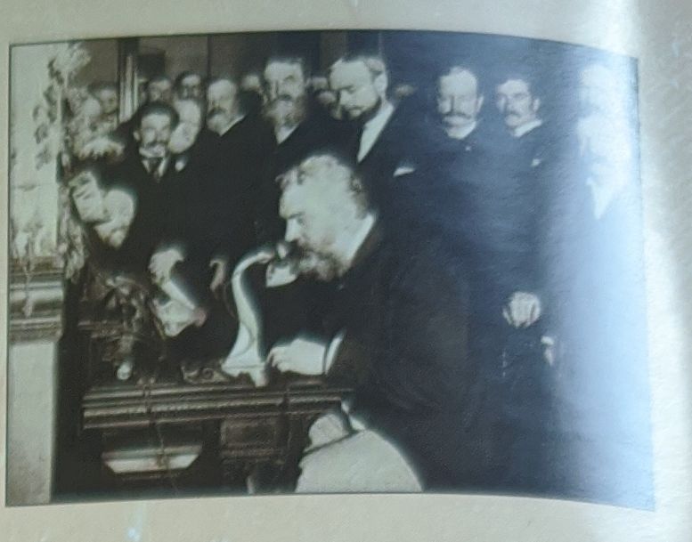 Absurdie pravietojumi